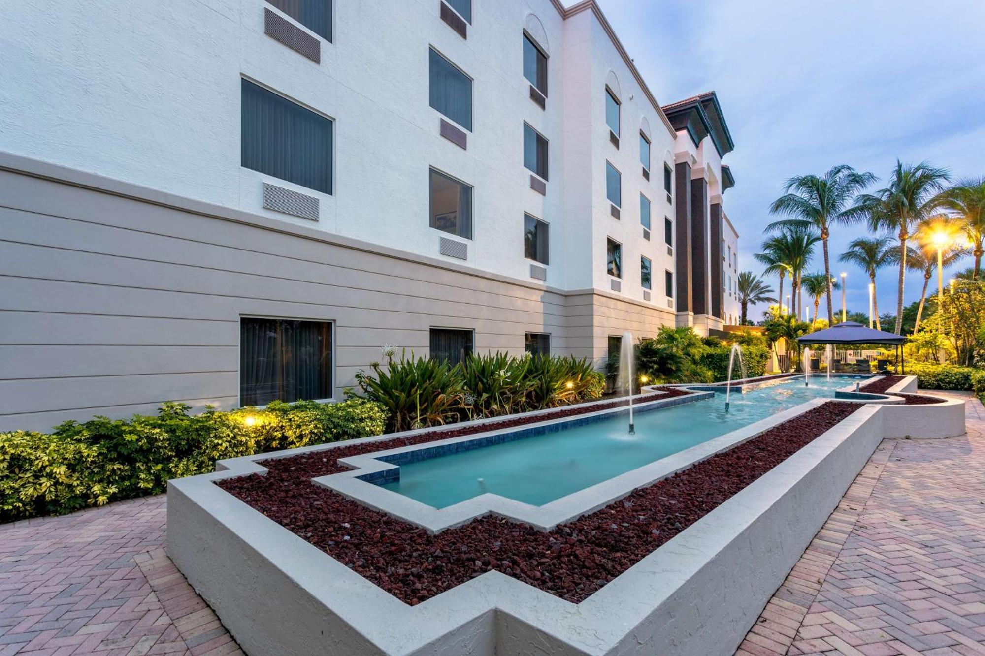 Hampton Inn & Suites Wellington Royal Palm Beach Esterno foto